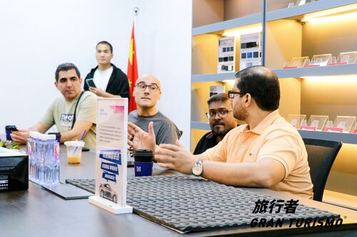 Últimas notícias da empresa sobre Os parceiros estrangeiros e os agentes do GRAN TURISMO visitam para uma cooperação técnica aprofundada