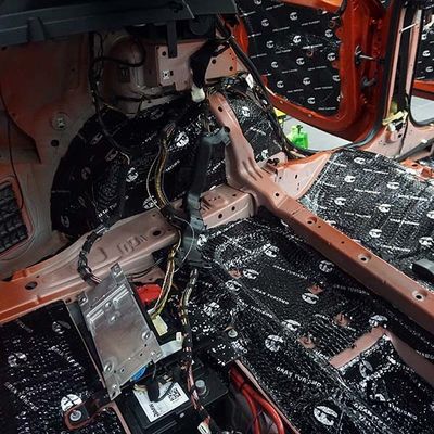 Bom preço Matas de isolamento acústico de automóveis de luxo Material misto Isolamento acústico de automóveis personalizado on-line